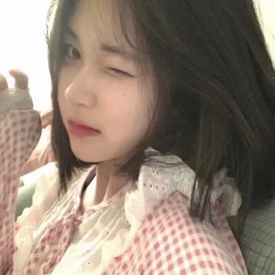 女孩舞步